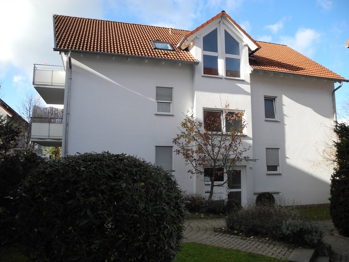 Chice 2 Zimmer-Wohnung für den Single allein oder für das Paar zu zweit mit TG-Stellplatz im Grünen