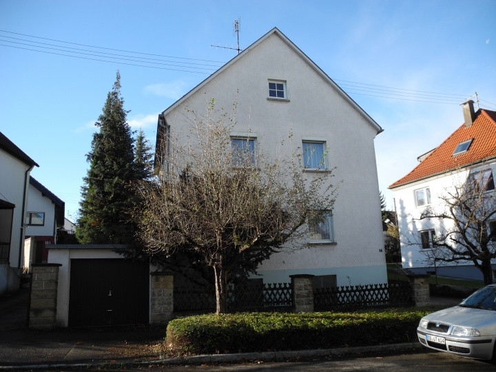 Hier wird ihr Traum Wirklichkeit! Charmantes Haus, großer Garten in Südlage - ideal für Familien.