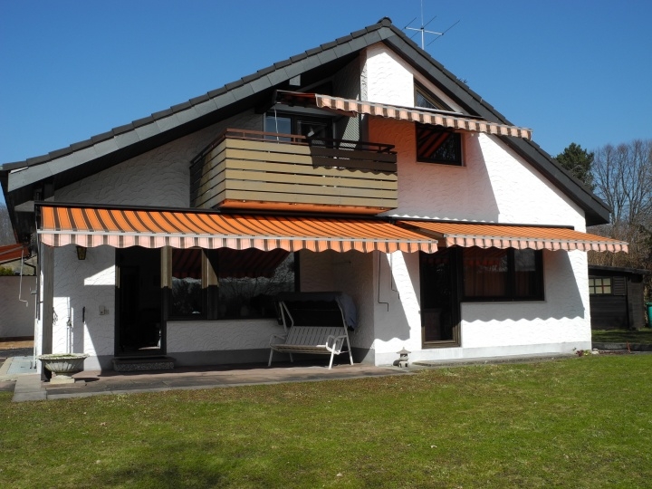Einfamilienhaus mit Flair, grossem Garten und einem liebevollen Ambiete -  in absolut ruhiger Lage. 