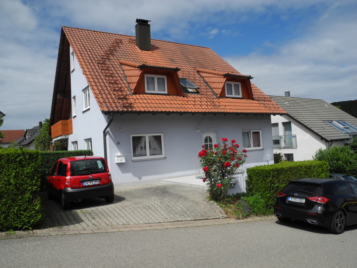 Top gepflegtes Ein- bis Zweifamilienhaus und Einliegerwohnung in Höhenlage von Nagold- Emmingen