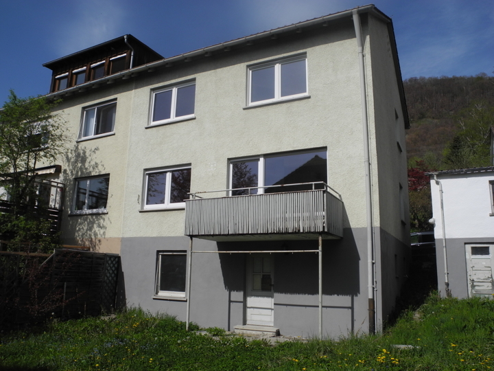 Das modernisierte, charmante Reiheneckhaus mit sonnigem, idyllischem Garten und grosser Einzelgarage