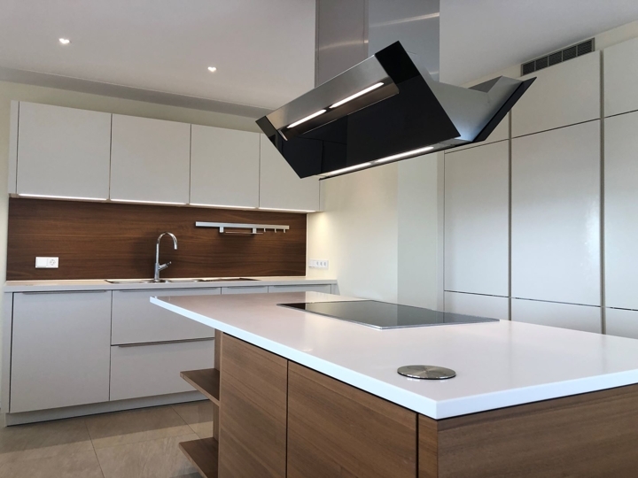 Wenn Sie Architektur auf besondere Weise erleben wollen - Penthouse mit grandioser Terrasse!