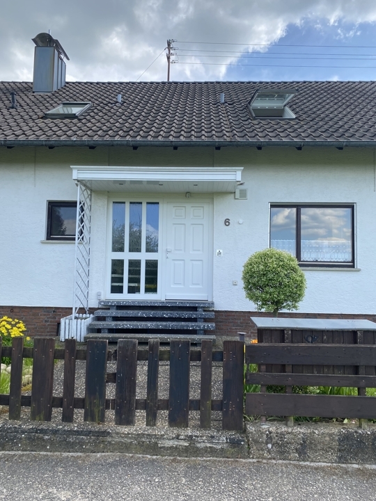 Wunderschöne Lage - charmante Liegenschaft mit grossem Grundstück und vielen Möglichkeiten