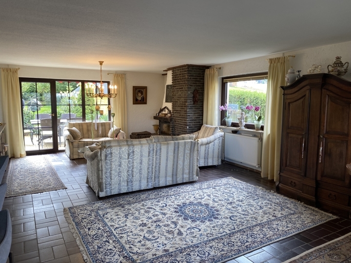 Einmalige Gelegenheit - ausbaufähig und sofort beziehbar - schöner Garten - ideal für eine Familie!