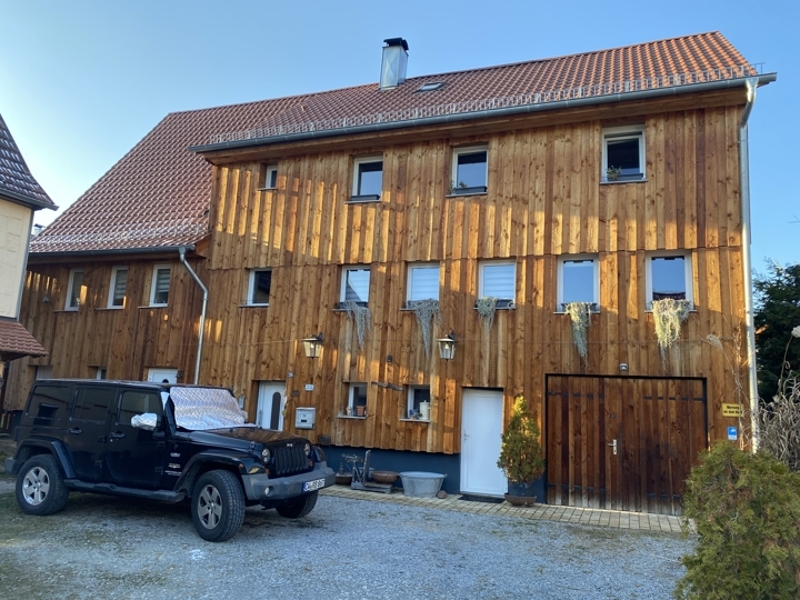 Die charmante Liegenschaft mit sehr viel Raum zum Wohnen - herrlich, grosser Garten und vieles mehr!