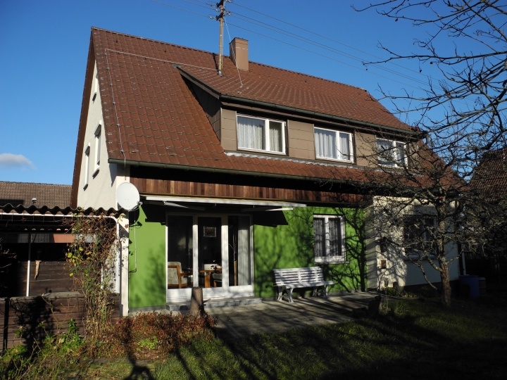 Charmantes Einfamilienhaus mit wunderschönem Garten. Ruhe und Lebensfreude für die ganze Familie.