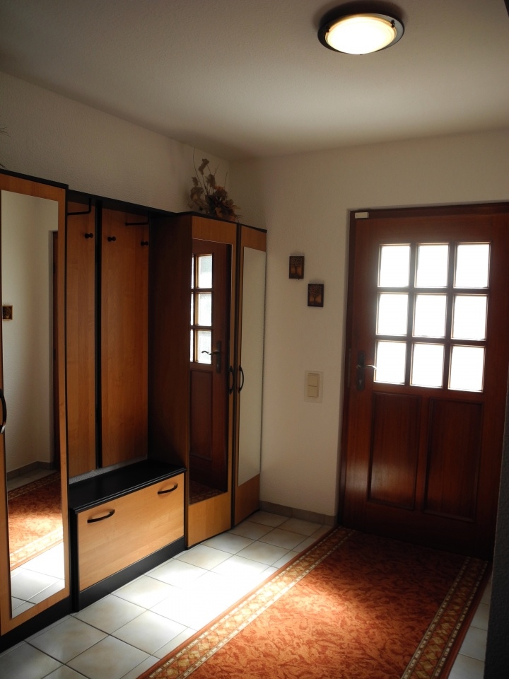 In dieser top gepflegten, grosszügigen DHH und dem wunderschönen Garten lässt es sich super leben!