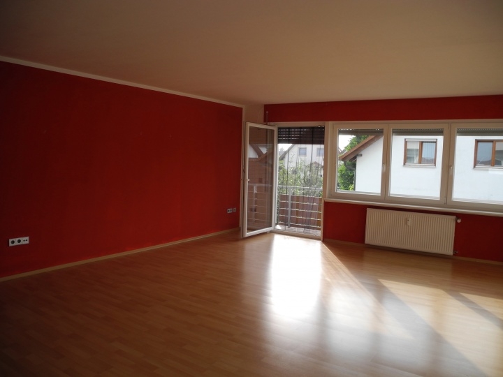 Grosszügige Wohnung mit Gartenanteil, 2 Balkone, EBK, Stellplatz, kleine Wohneinheit... noch Fragen?