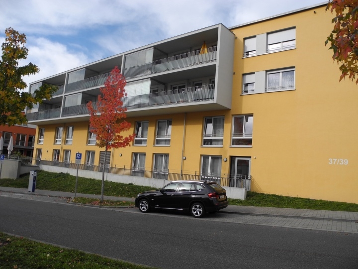 Diese Immobilie bietet großzügige, lichtdurchflutete Räume und eine optimale Verkehrsanbindung