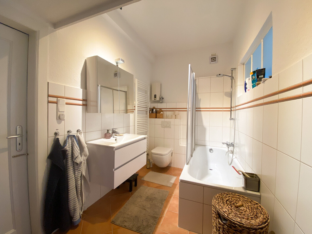 Wohnen im wunderschönen Geteviertel // stilvolle u. hochwertige Altbauwohnung mit Balkon und Blick - Foto 1