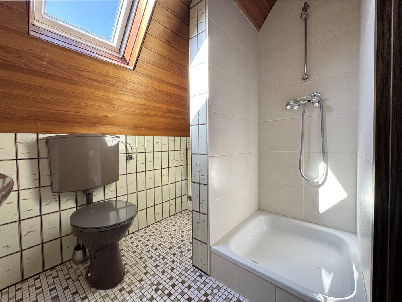 Badezimmer DG