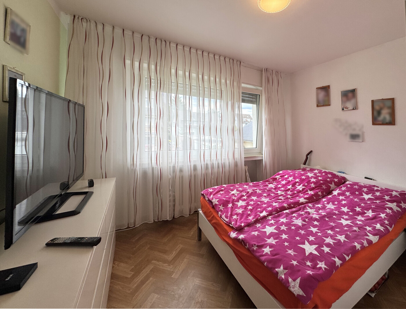 Schlafzimmer 1. OG links