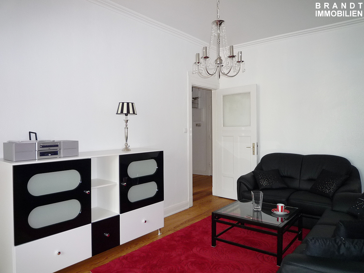 Helle, komplett möblierte 2-Zimmer-Wohnung mit Balkon und PKW-Stellplatz in HH-Bramfeld! - Foto 1