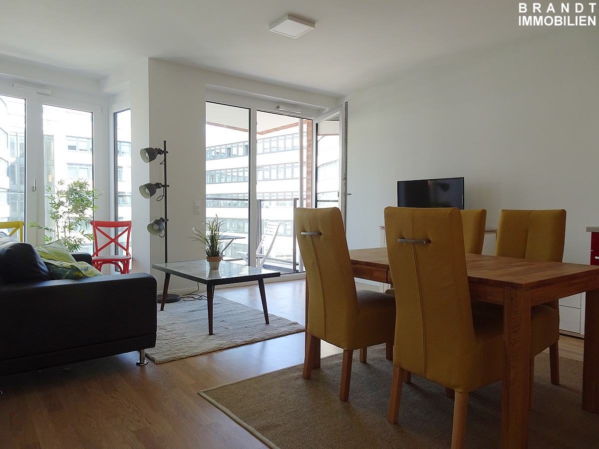 Großzügige u. modern möblierte Wohnung mit Balkon und Tiefgarage in der City von Hamburg (Neustadt)! - Photo 2