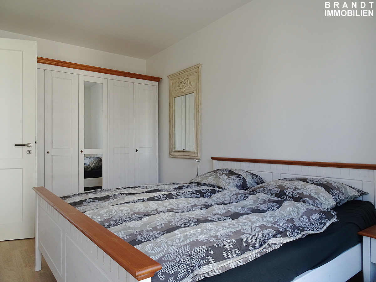 Großzügige u. modern möblierte Wohnung mit Balkon und Tiefgarage in der City von Hamburg (Neustadt)! - Photo 4