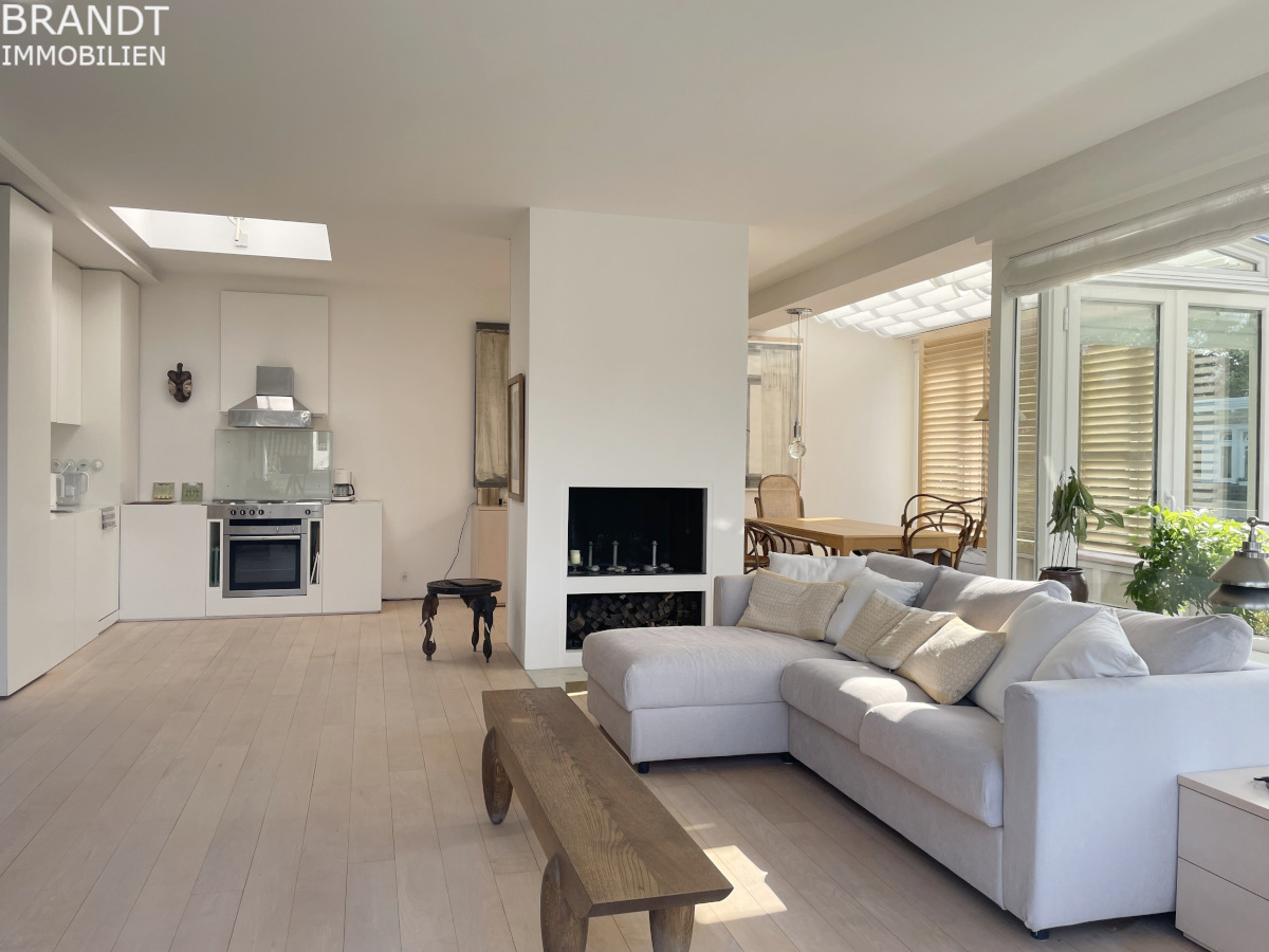 Penthouse mit Kamin u. Wasserblick - möbl. 3-Zimmer/111 m², 2 Terrassen, Lift - top Lage Winterhude! - Photo 4