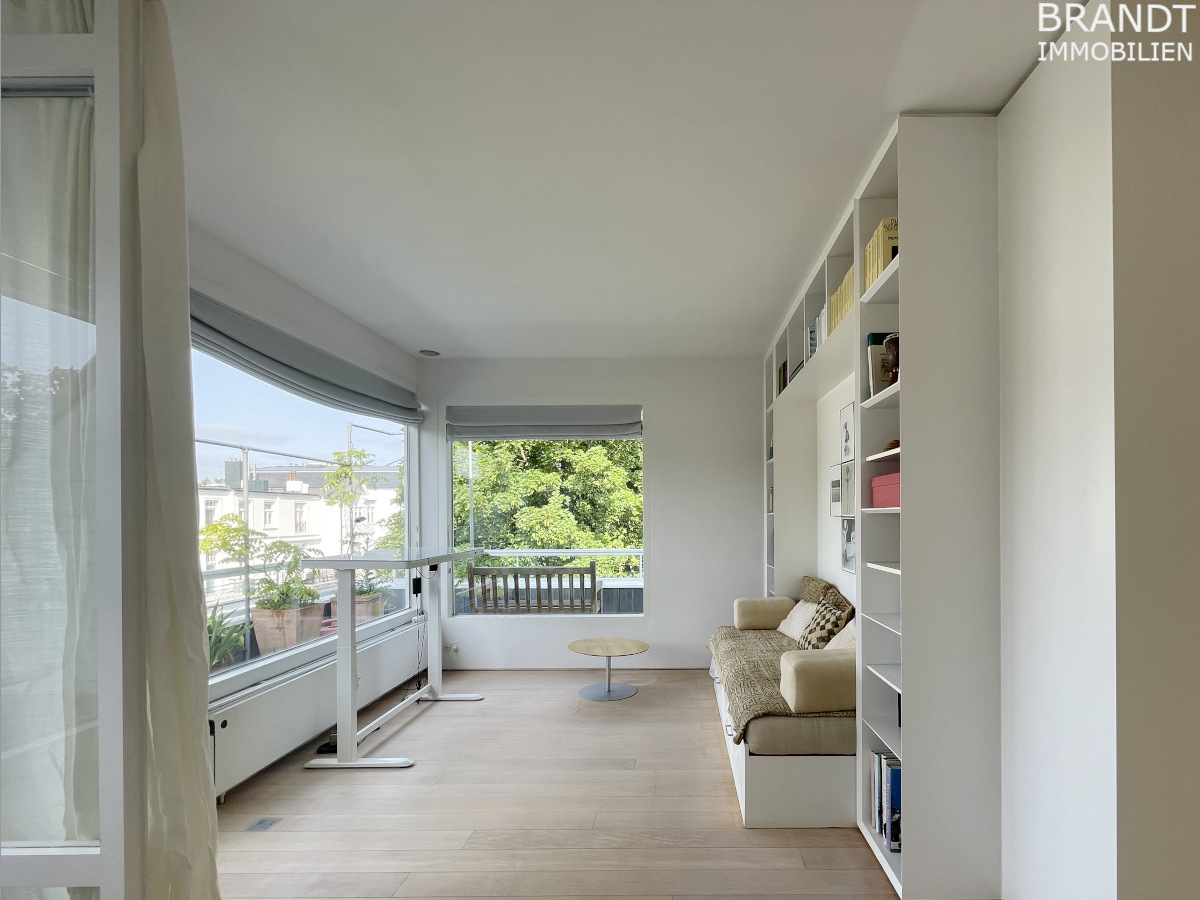 Penthouse mit Kamin u. Wasserblick - möbl. 3-Zimmer/111 m², 2 Terrassen, Lift - top Lage Winterhude! - Photo 1