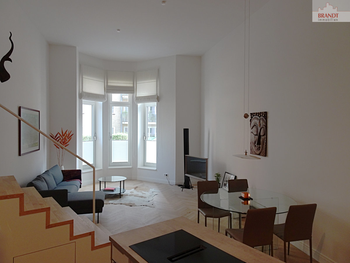 Moderne, hochwertig ausgestattete 100m²-Wohnung über 2 Ebenen und mit Tiefgarage in Alsterlage! - Foto 3