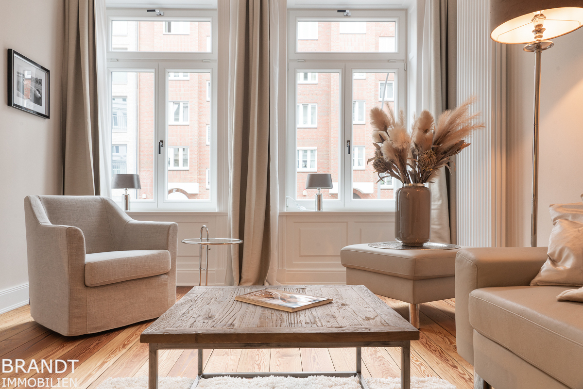 Sanierte und hochwertig möblierte Wohnung am Mühlenkamp in Hamburg-Winterhude! - Photo 1