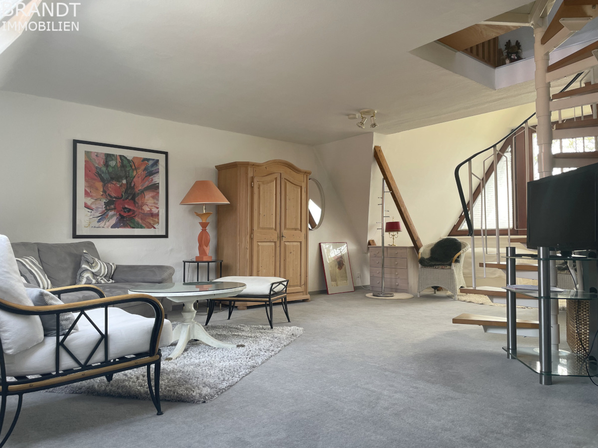 Helle SINGLE-WOHNUNG HH-Sasel! 2-Zimmer-Wohnung über 2 Ebenen - plus kleine Terrasse zur Nutzung... - Foto 1