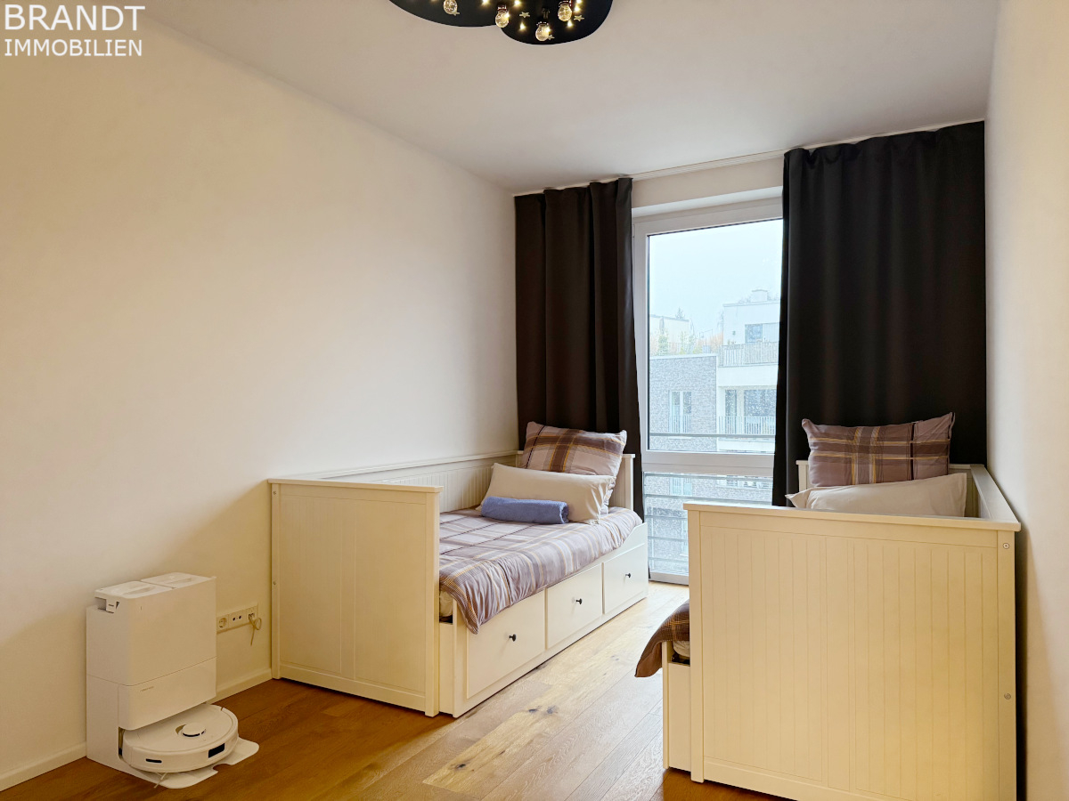 Sehr zentrale Citylage - hochwertige 3-Zi.-Whg./107m², TG, Lift, Balkon - Blick ins Grüne - Photo 4