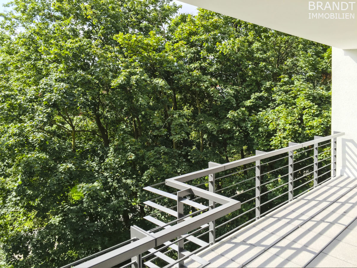 Sehr zentrale Citylage - hochwertige 3-Zi.-Whg./107m², TG, Lift, Balkon - Blick ins Grüne - Photo 1