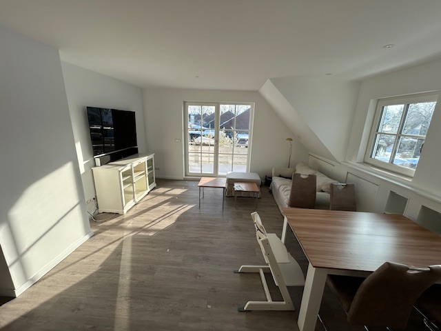 ERSTBEZUG nach Sanierung. Modern/neu möblierte 3-Zi.-Whg. in einem 2-Familien-Haus - HH-Poppenbüttel - Foto 2