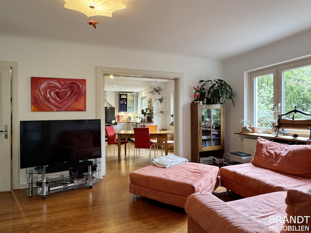 6 Zimmer-Einfamilienhaus mit 2 Bädern und 4 Schlafzimmern in HH-Volksdorf! - Photo 3