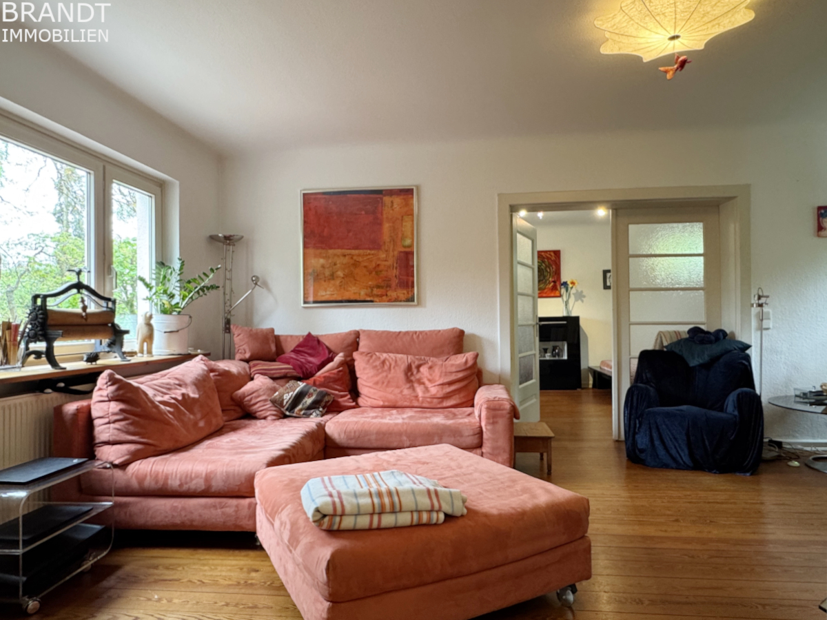 6 Zimmer-Einfamilienhaus mit 2 Bädern und 4 Schlafzimmern in HH-Volksdorf! - Photo 2