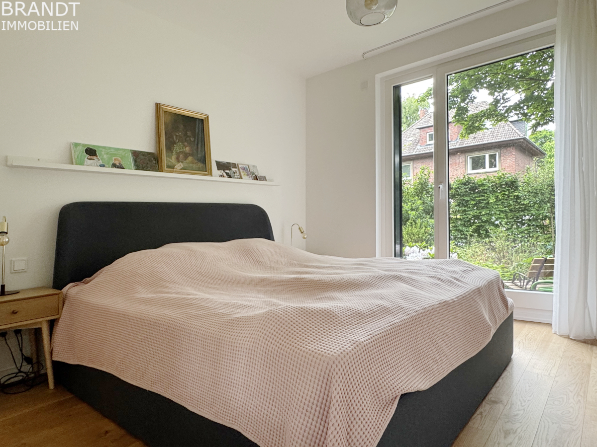 Moderne Erdgeschosswohnung mit 116 m², Terrasse/Garten, Tiefgarage und vielem mehr in HH-Lokstedt! - Foto 3
