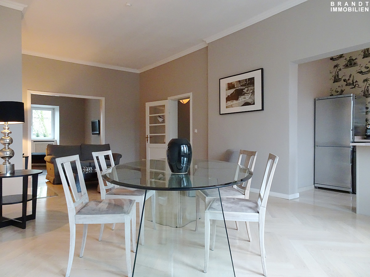 Top-Ausstattung - 110 m² in Alster-Lage/Winterhude in einer Altbauvilla in der Gellertstraße! - Photo 5