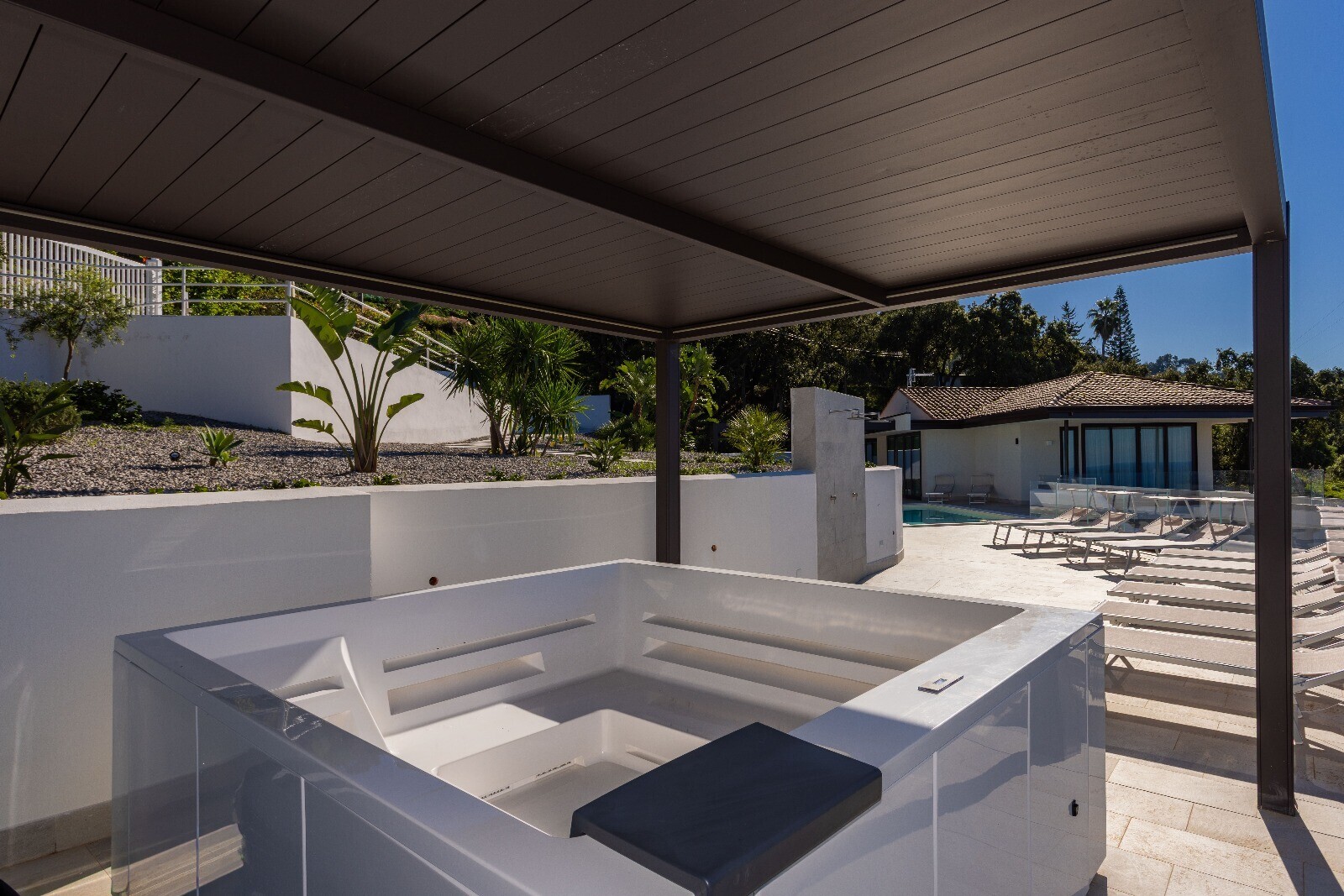 74bd26a1-2cb3-485c-b3e0-7041628232b0