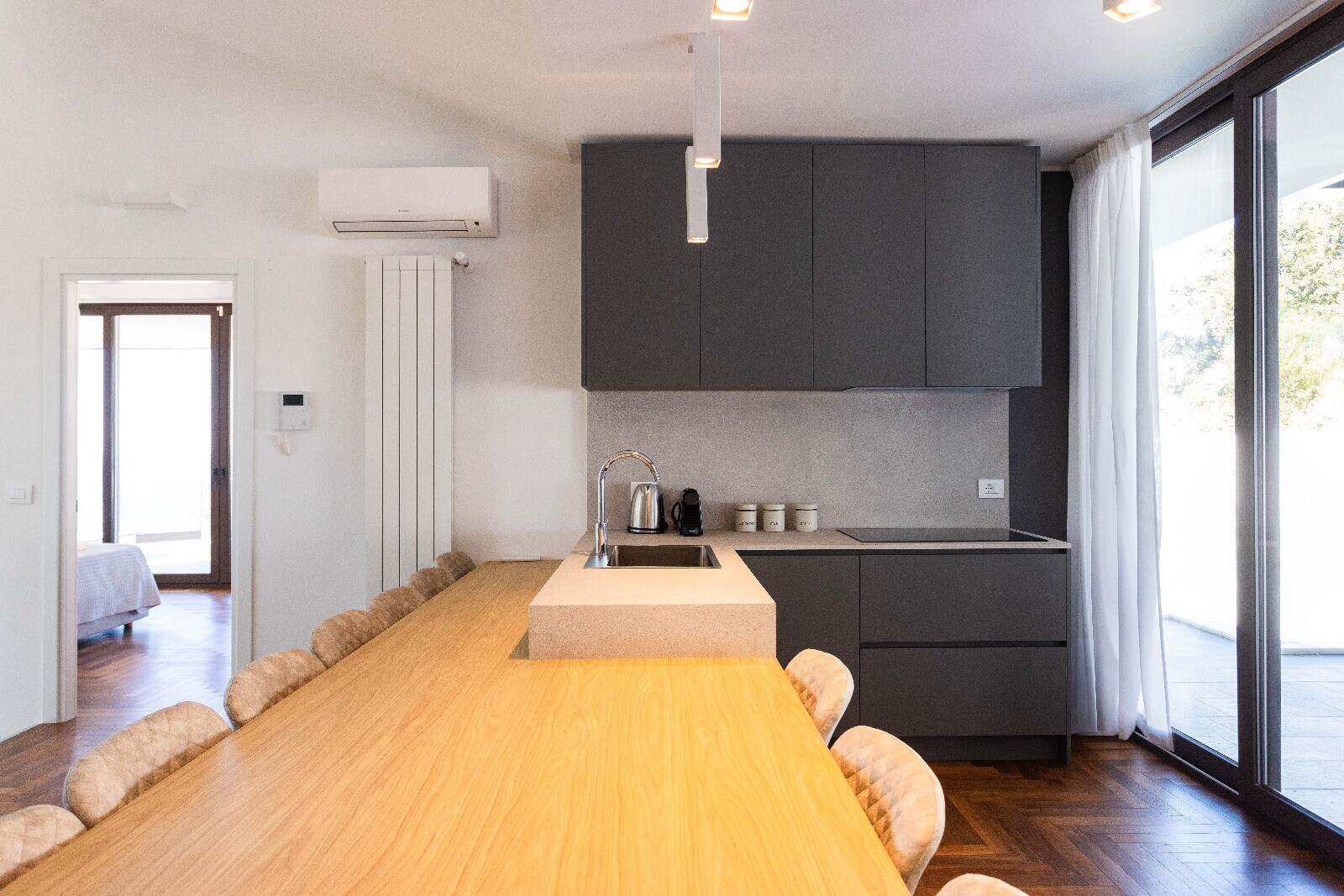 8c1280d7-65de-446a-a6a0-7ef65e112fcf