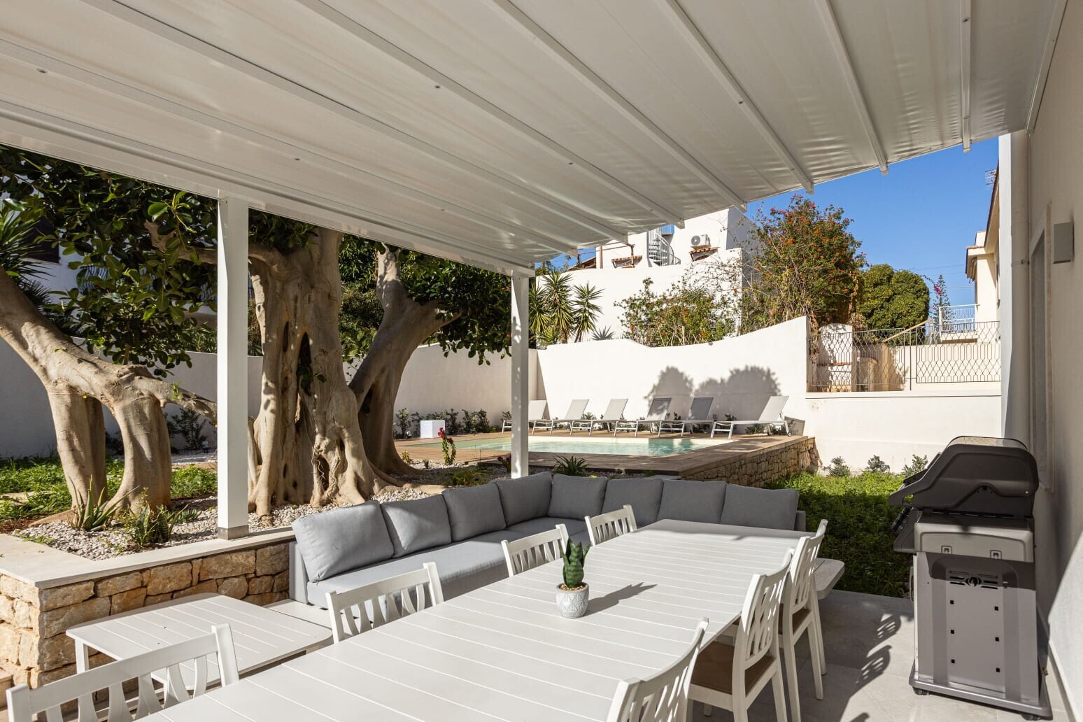 4050ab0b-1ff1-4c13-a2c9-28cb9af0c81d