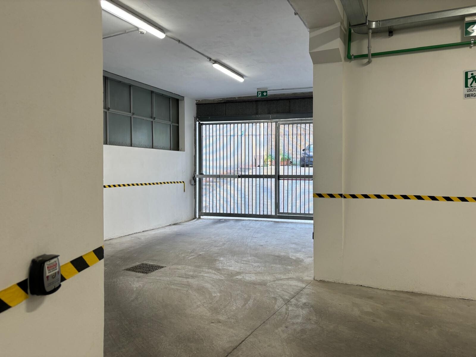 b79f889f-a920-438b-8848-fe4d65d69a11