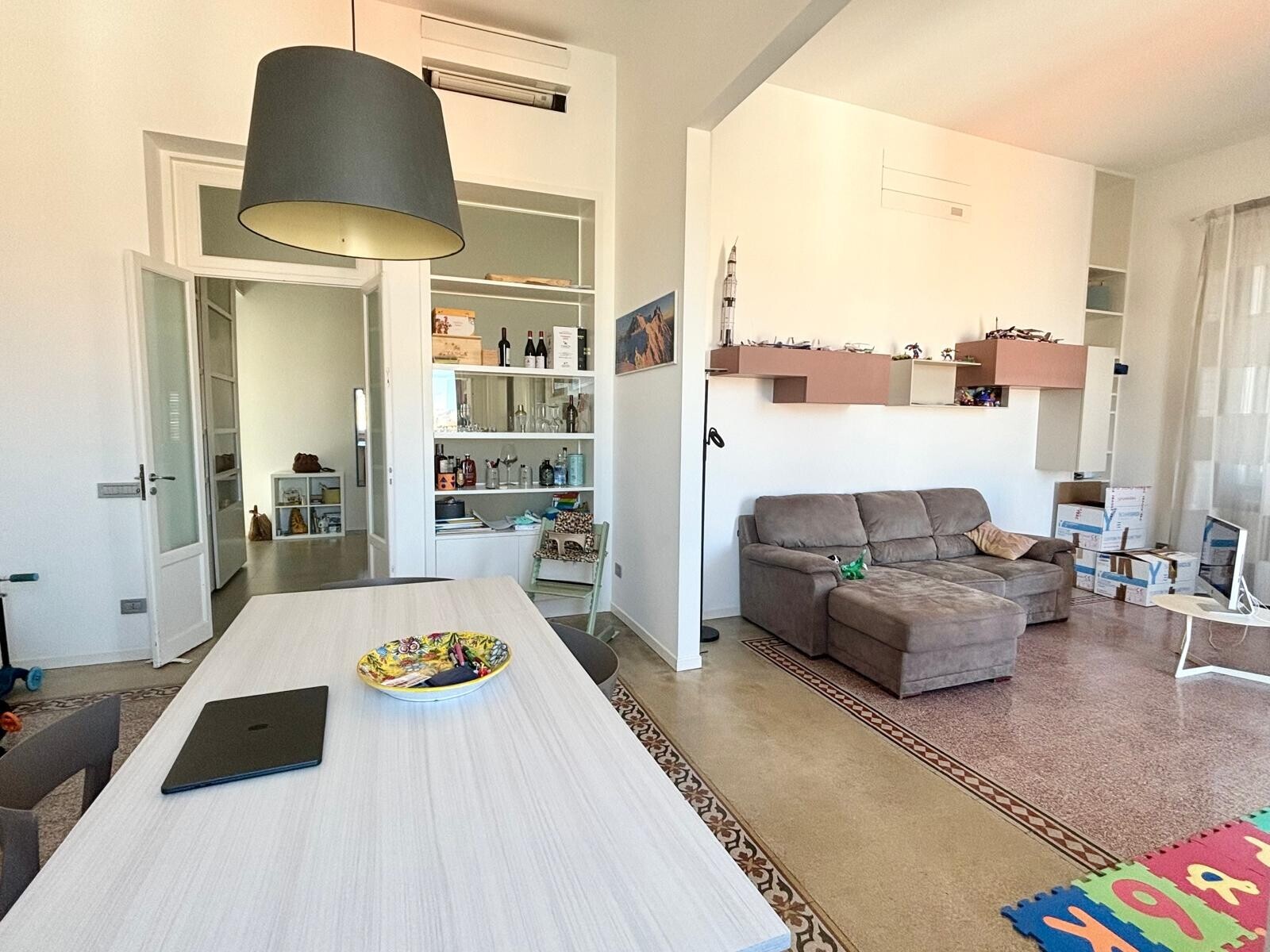 e7981370-858e-4060-adda-49c41a3b79e1