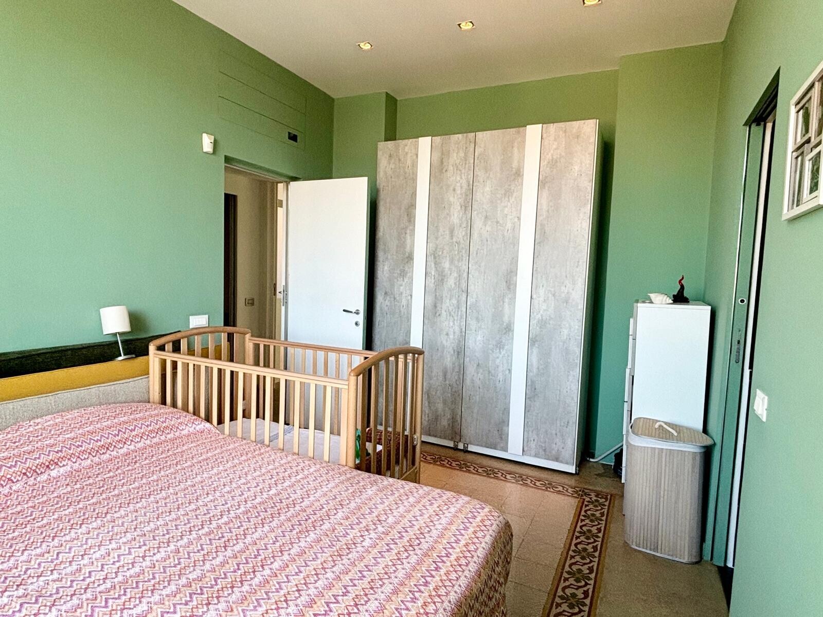 efa49130-6aa5-4804-9a2d-4cdf2a18b889