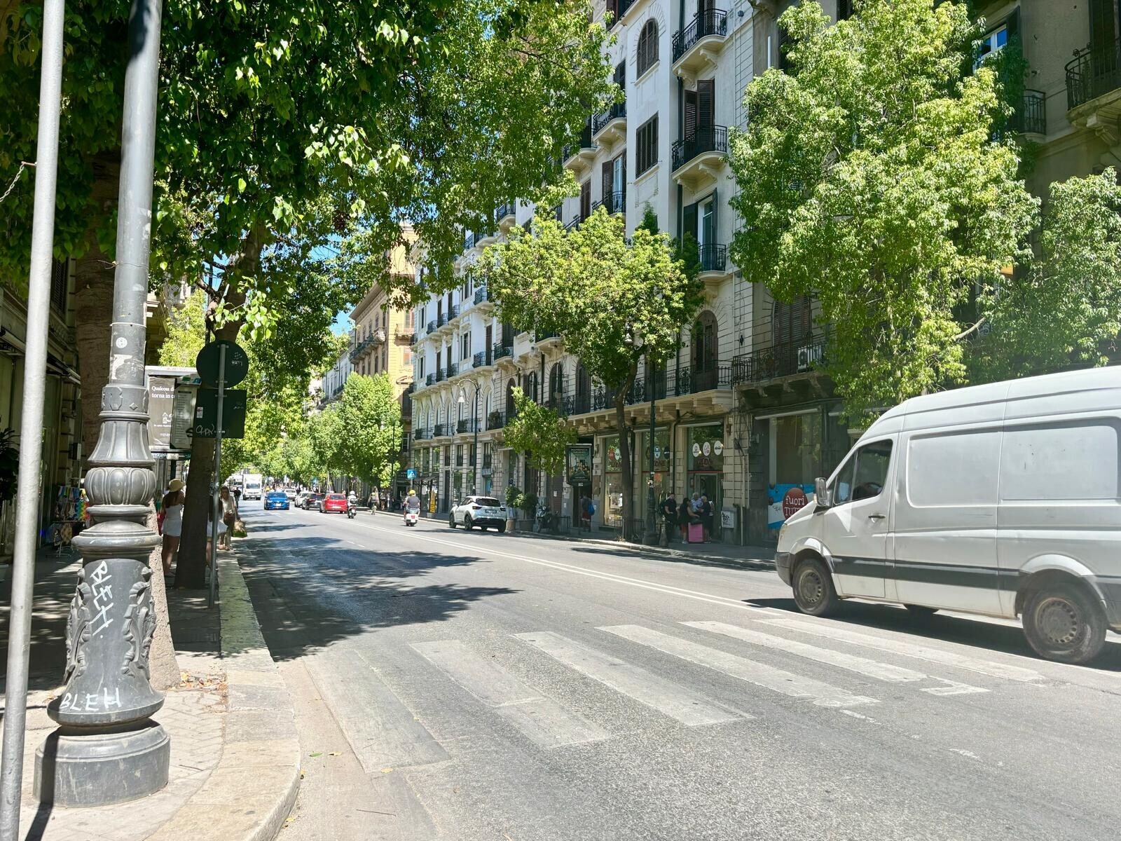 42b28f69-ccf9-4bea-ac4e-18d84fb34602