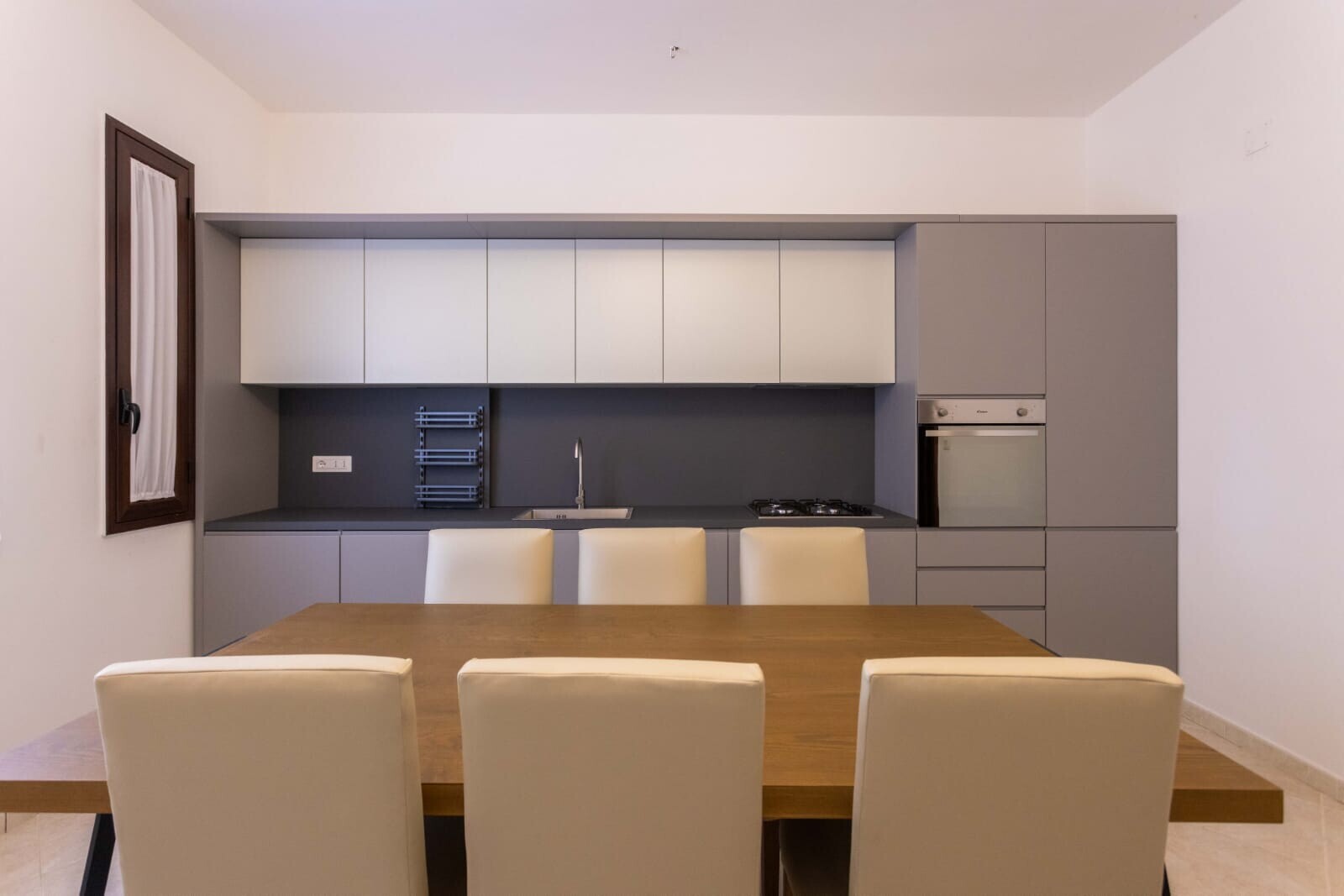 10872961-98f3-4a6b-8ac7-d4b153408e75