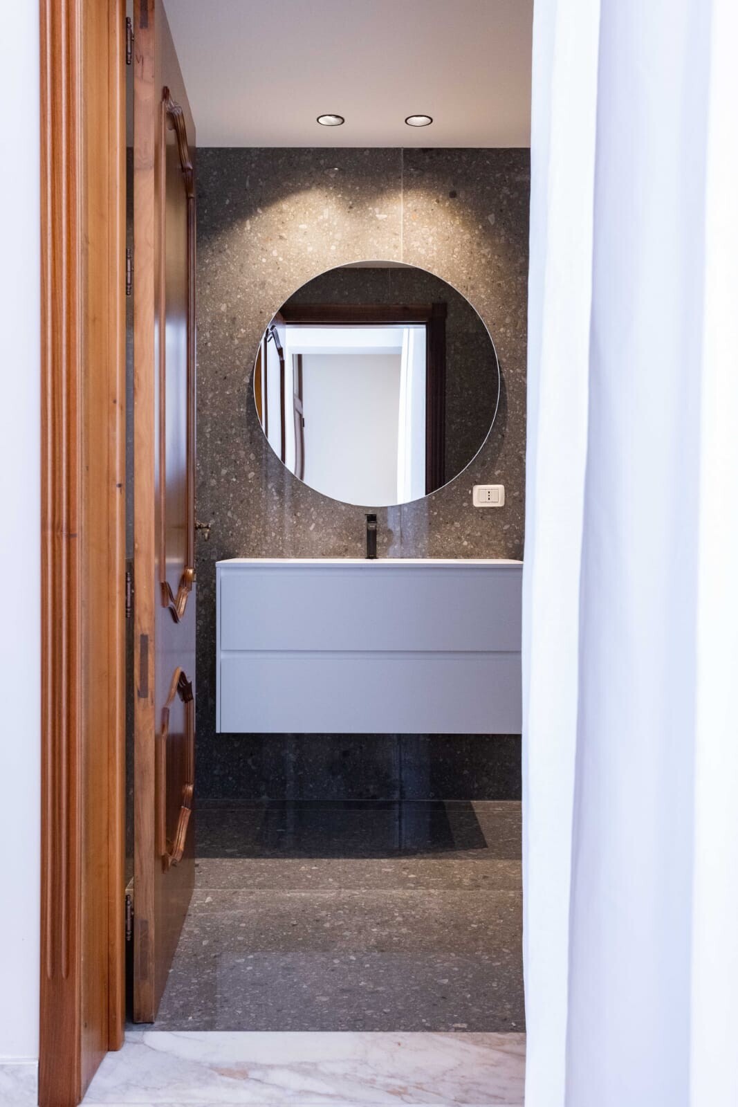 08c6e77a-751f-4cf5-a83f-2e92ec212c11