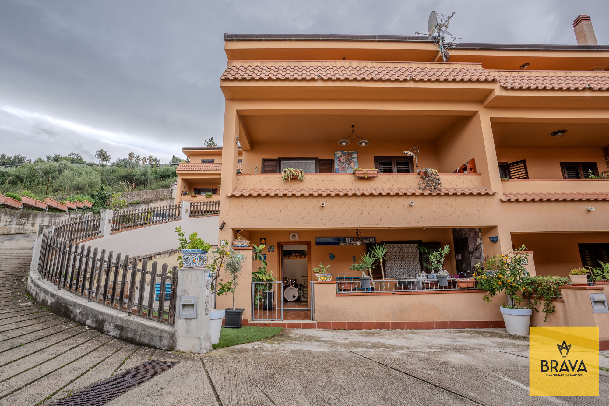 L.A.C. Via Baracca, 144-02