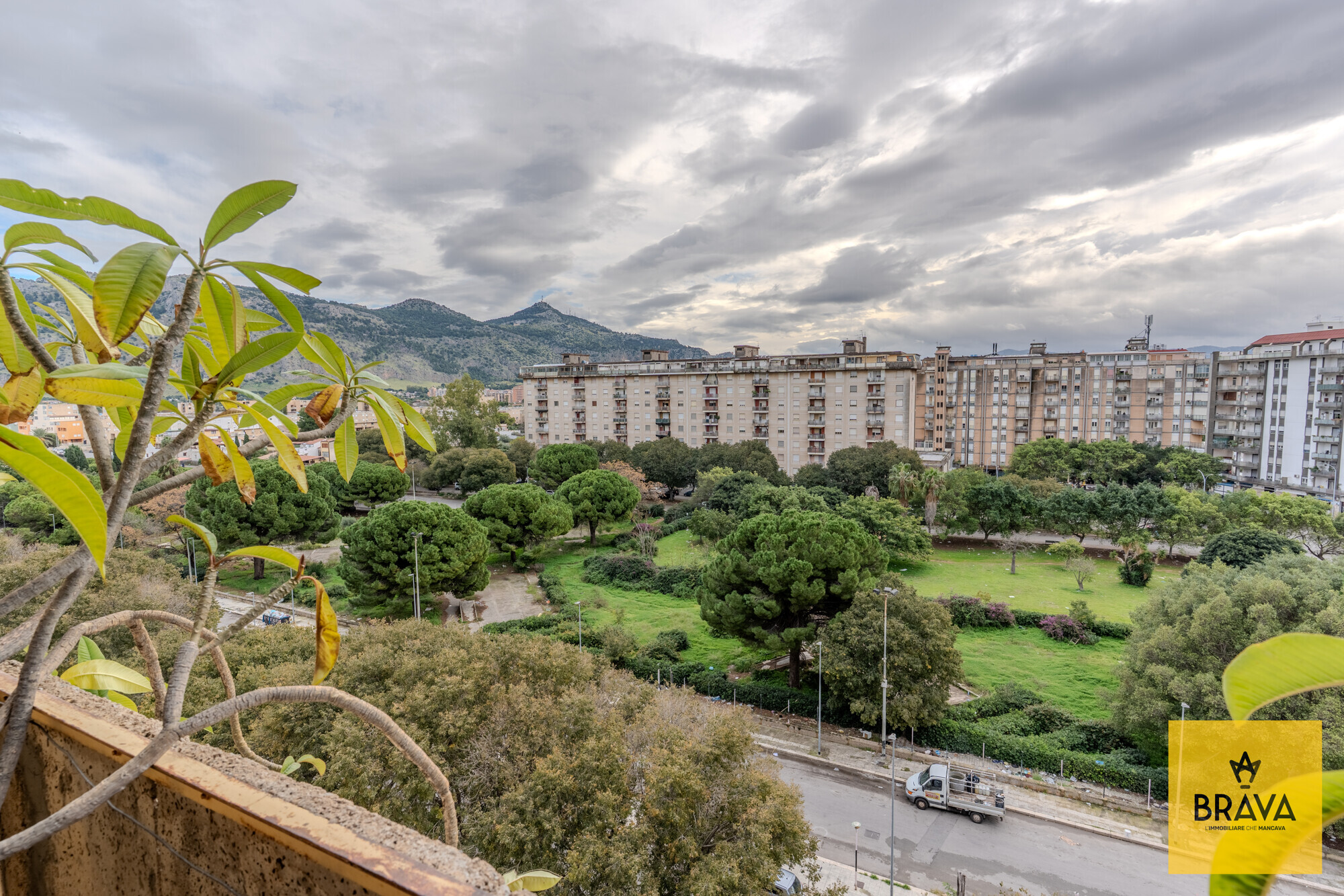 L.A.C. Via Luigi Enaudi 89-18