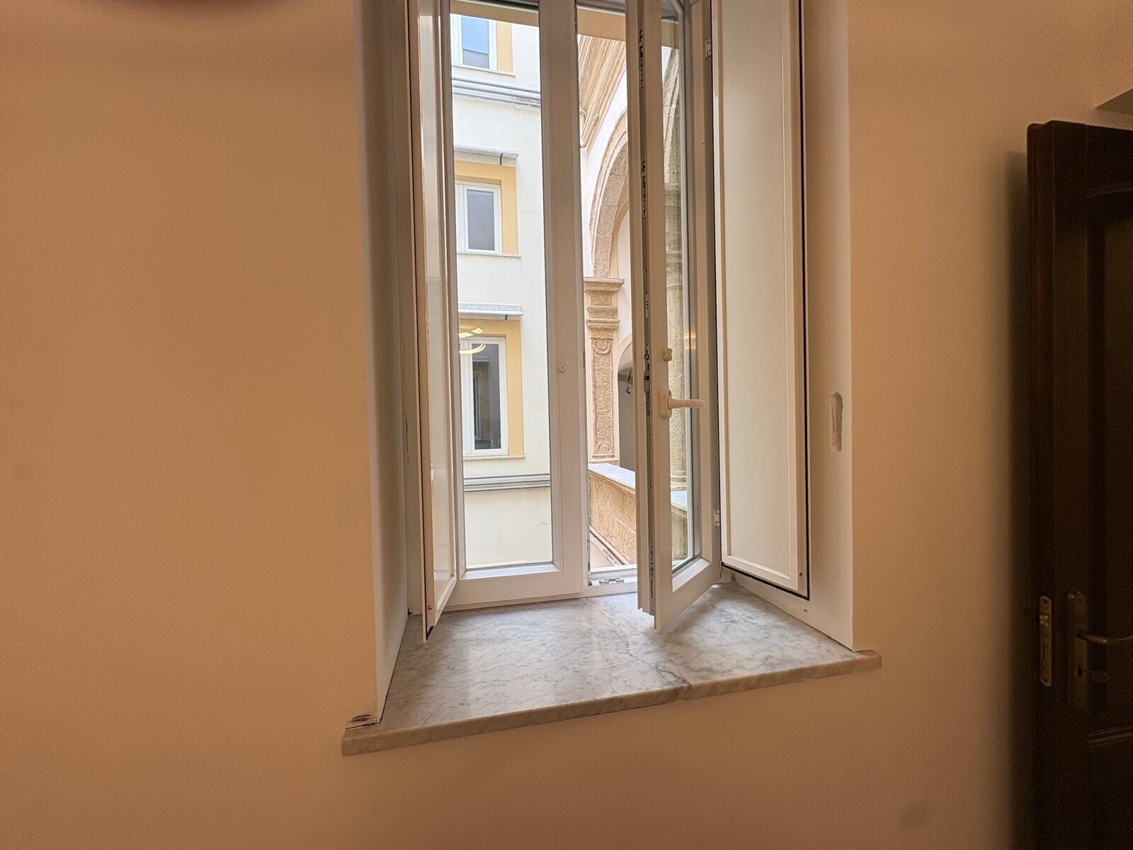 ffb6dfff-3030-4fed-aec3-62044bc95ba8