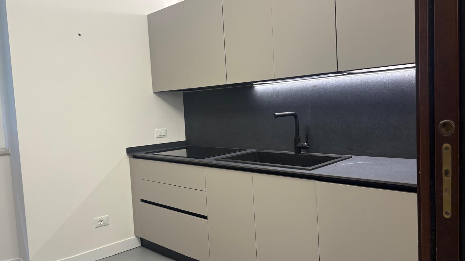 a78ac634-e7c9-4319-9946-42c18b831b7d