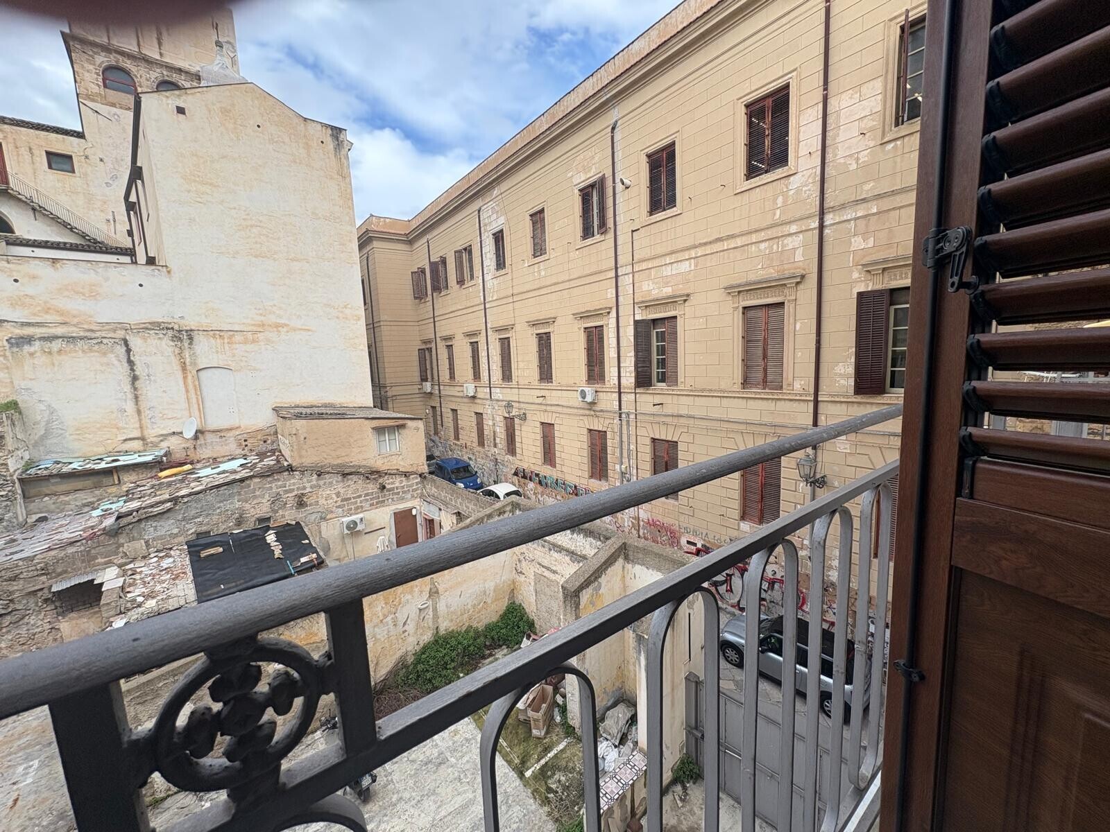 b490a57e-409d-44a4-b2d3-91ee74eb4c03