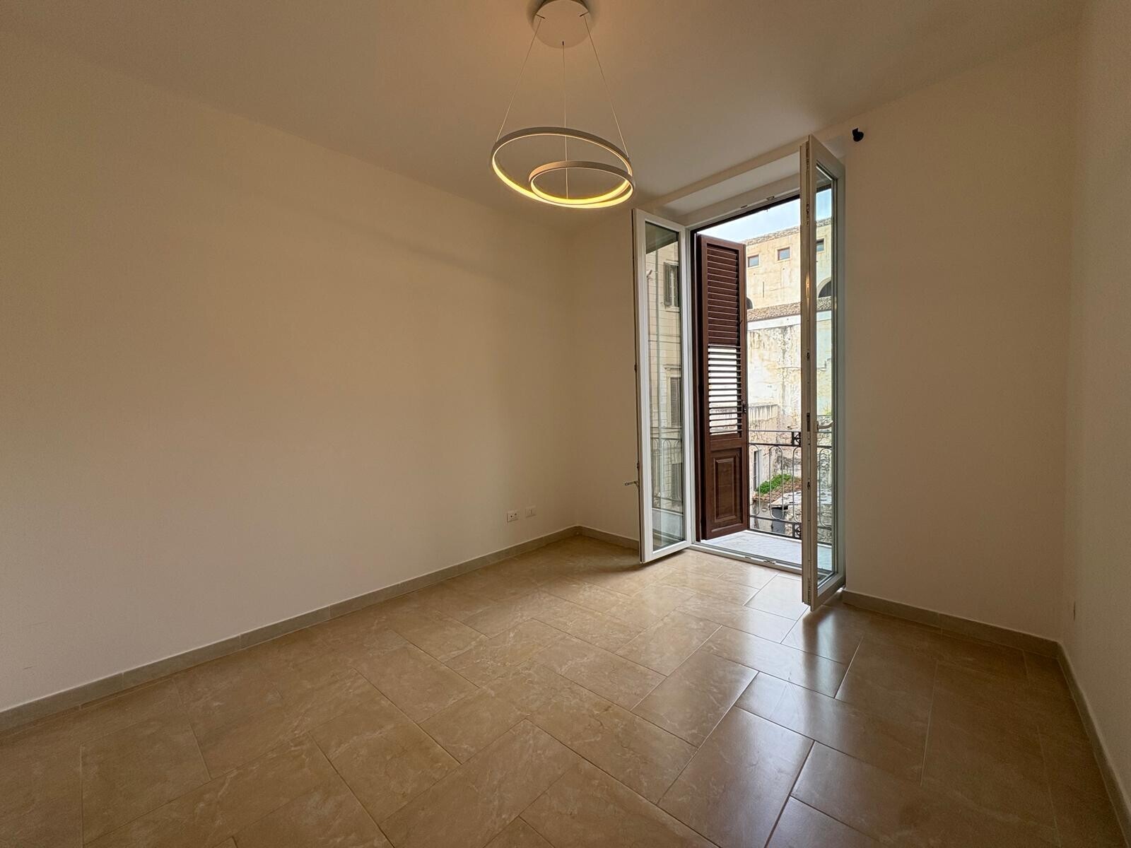 24bc2e89-1d18-4527-b092-41a7b6ed27f5