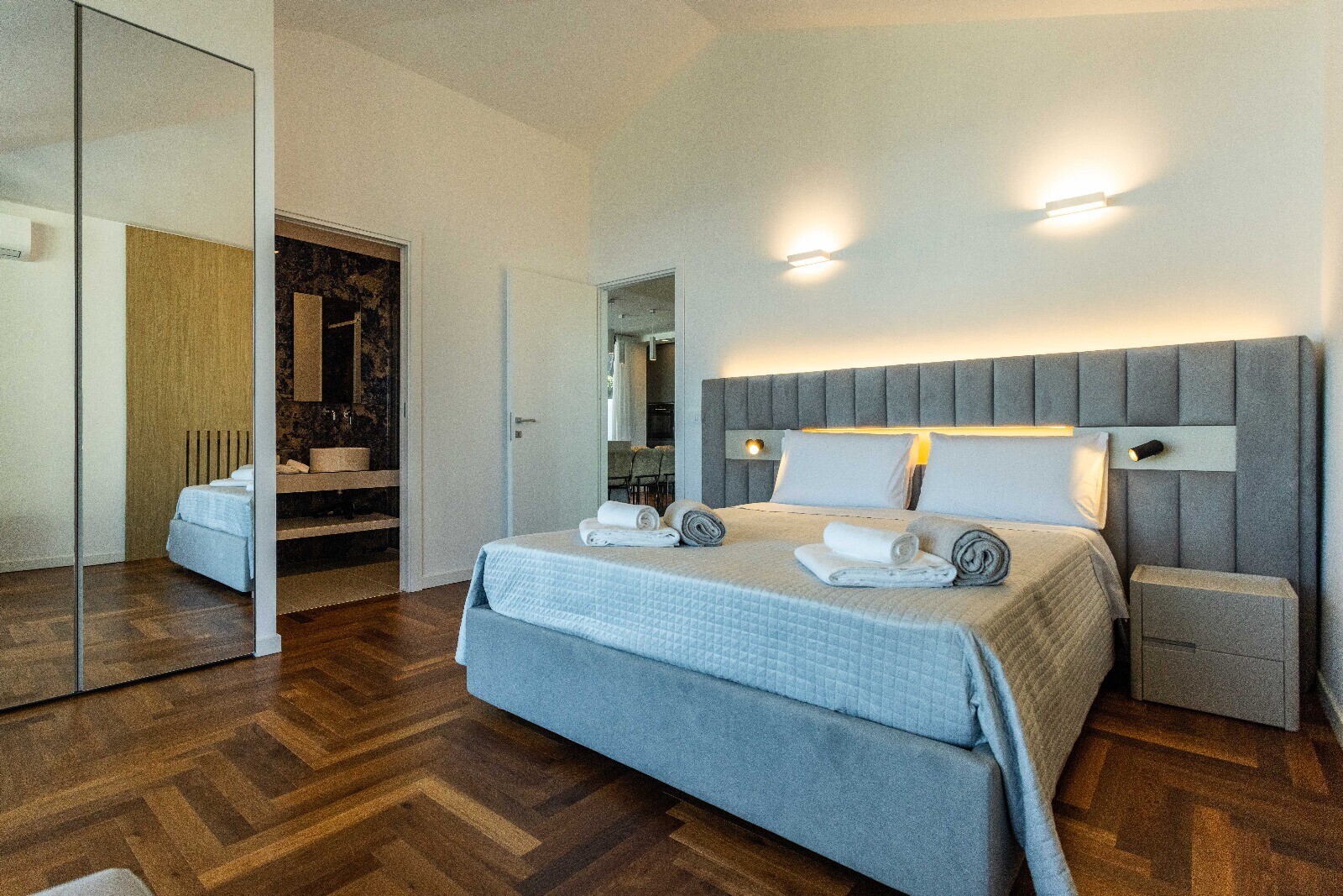 70affd81-1d49-46e9-8e9b-877ea6719a59