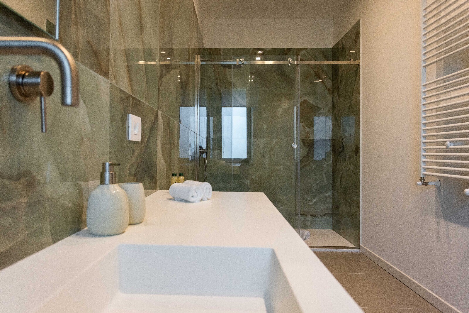 18068d05-81b6-4e63-b432-dab6372c1bad