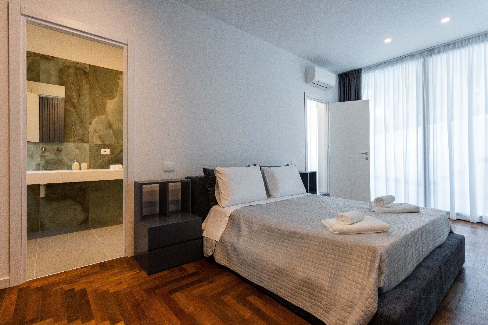 4ff8e384-560d-428a-aa0a-5f5d7f237a19