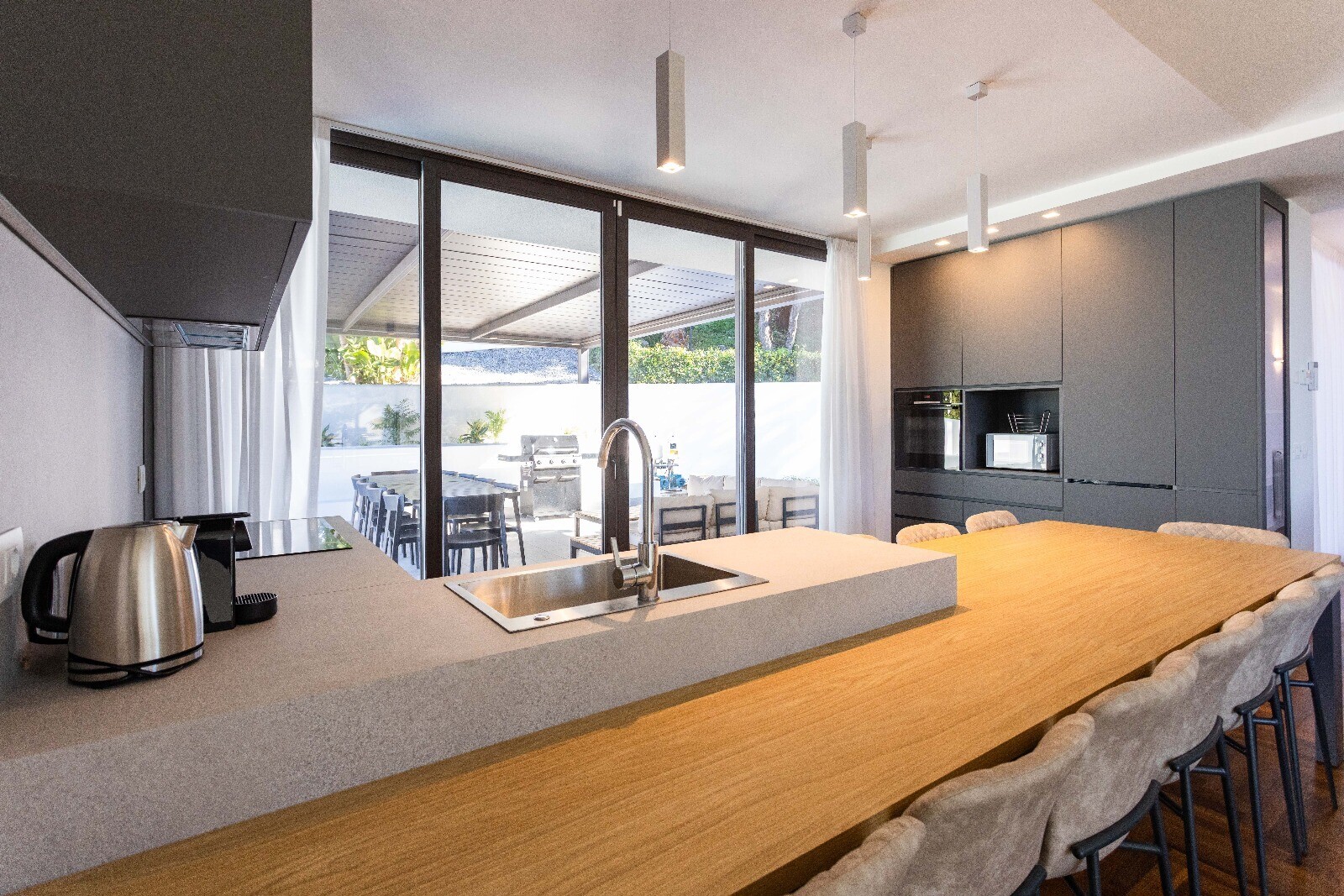 8f8726cd-4707-437f-9e21-2891f9277d56